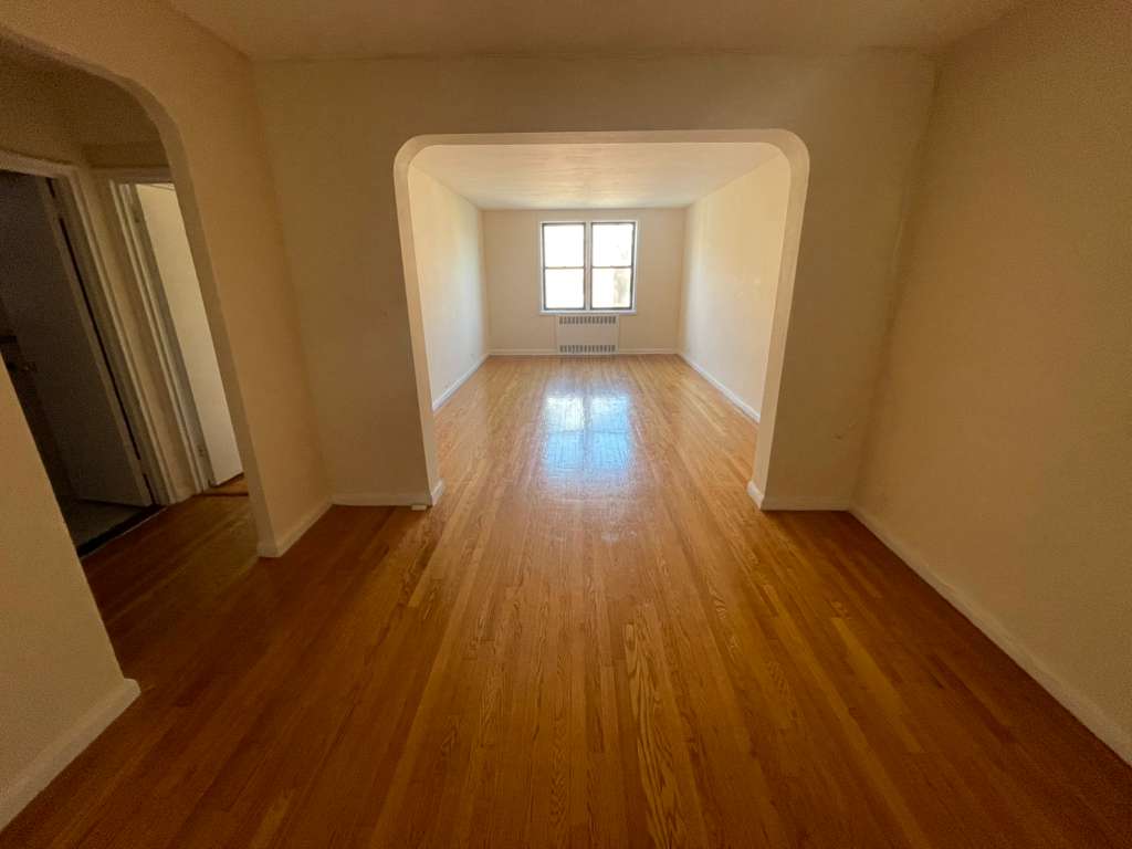 Apartment Wetherole Street  Queens, NY 11374, MLS-RD5440-9