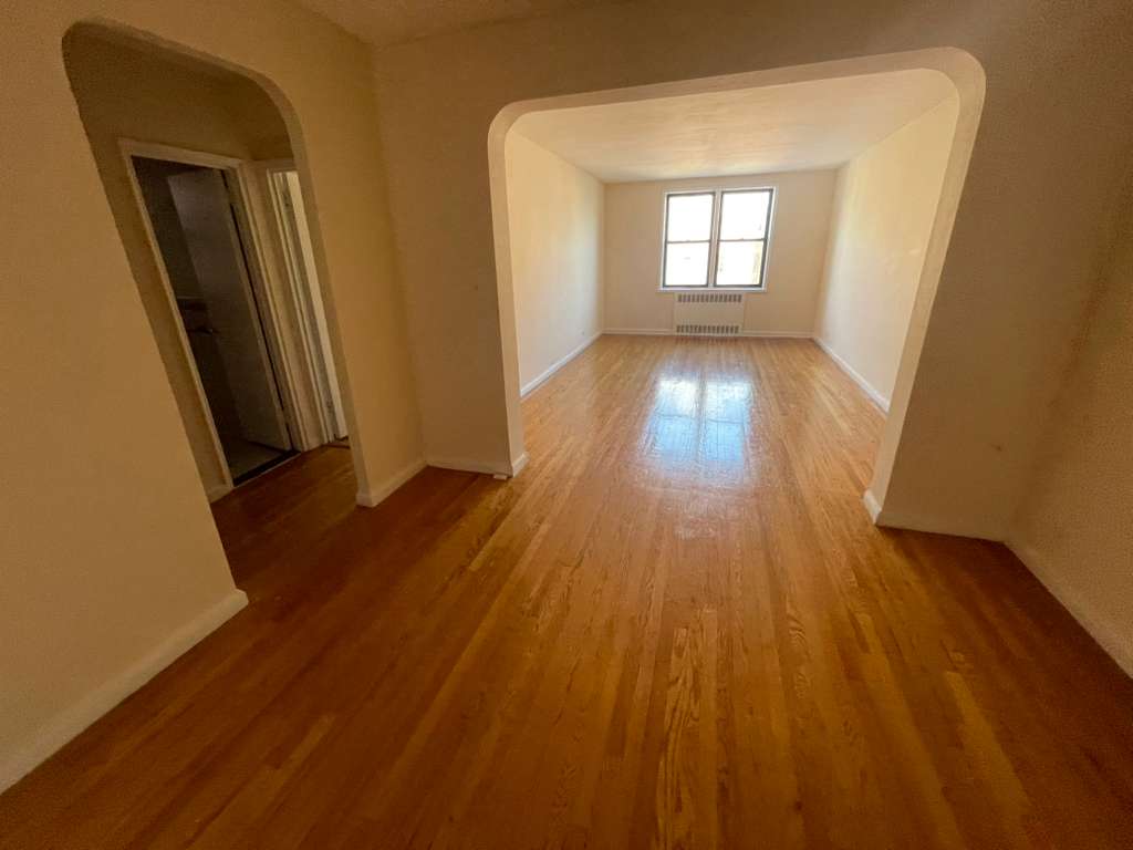 Apartment Wetherole Street  Queens, NY 11374, MLS-RD5440-10