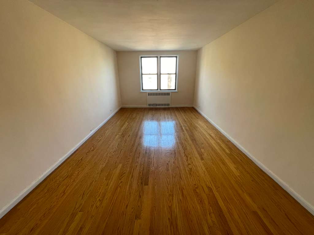 Apartment Wetherole Street  Queens, NY 11374, MLS-RD5440-11