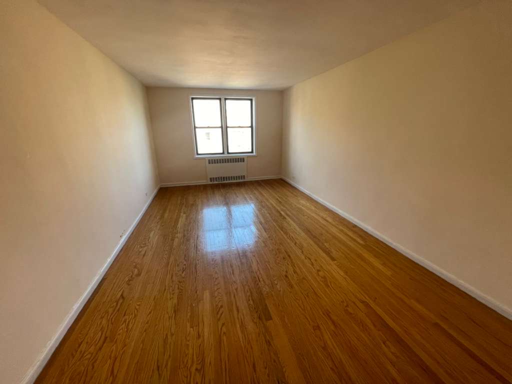 Apartment Wetherole Street  Queens, NY 11374, MLS-RD5440-12