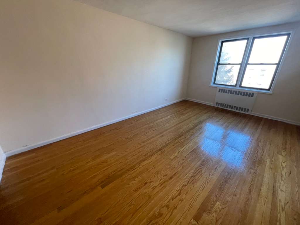 Apartment Wetherole Street  Queens, NY 11374, MLS-RD5440-13