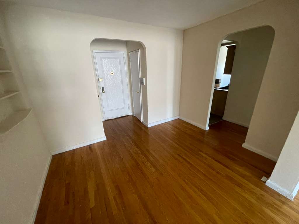 Apartment Wetherole Street  Queens, NY 11374, MLS-RD5440-16