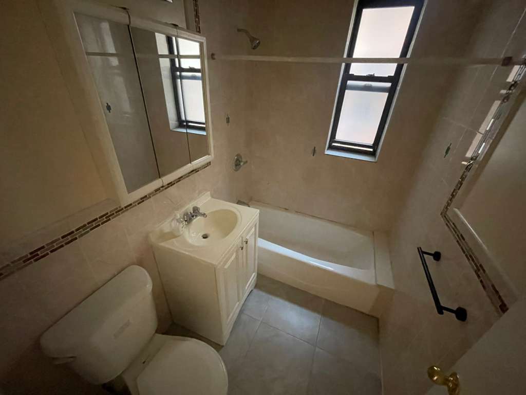 Apartment Wetherole Street  Queens, NY 11374, MLS-RD5440-19