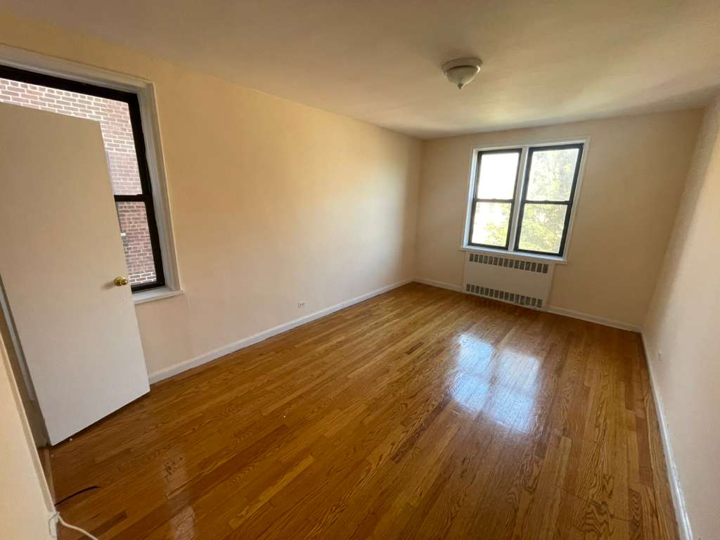 Apartment Wetherole Street  Queens, NY 11374, MLS-RD5440-17