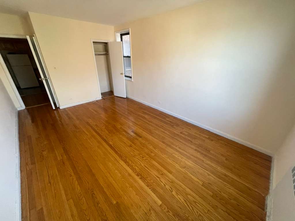 Apartment Wetherole Street  Queens, NY 11374, MLS-RD5440-18