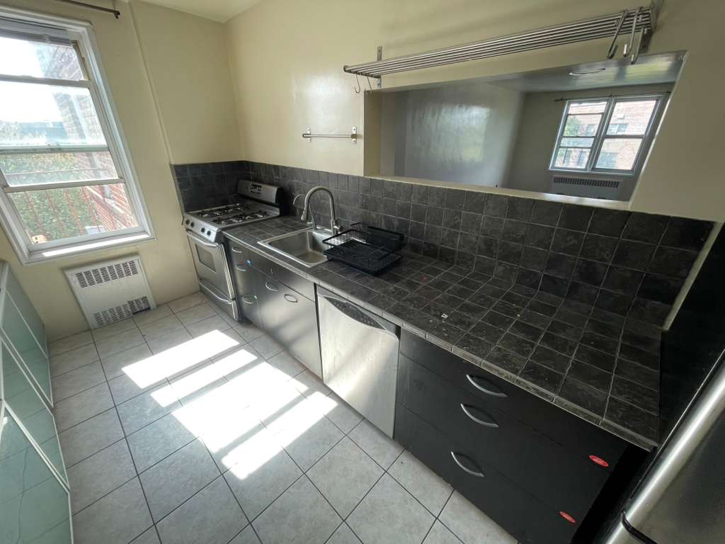 Apartment Daniels Street  Queens, NY 11435, MLS-RD5463-5