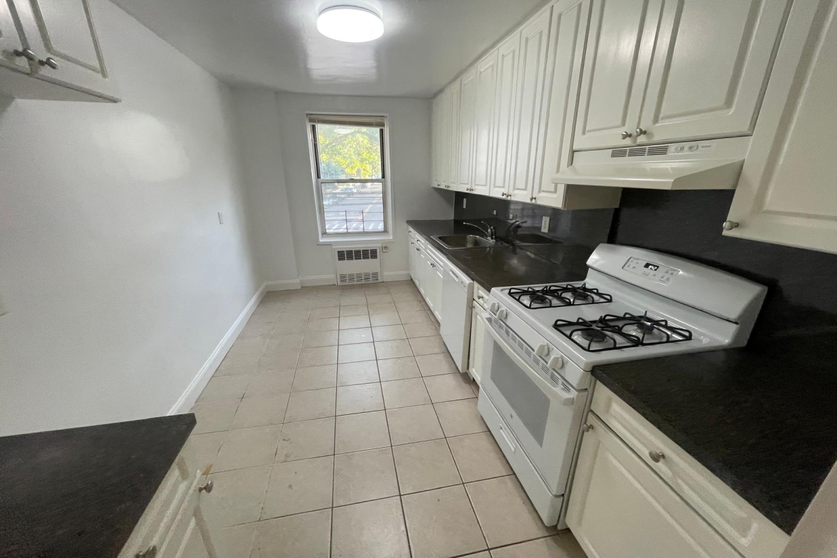 Apartment 150th Street  Queens, NY 11367, MLS-RD5465-2