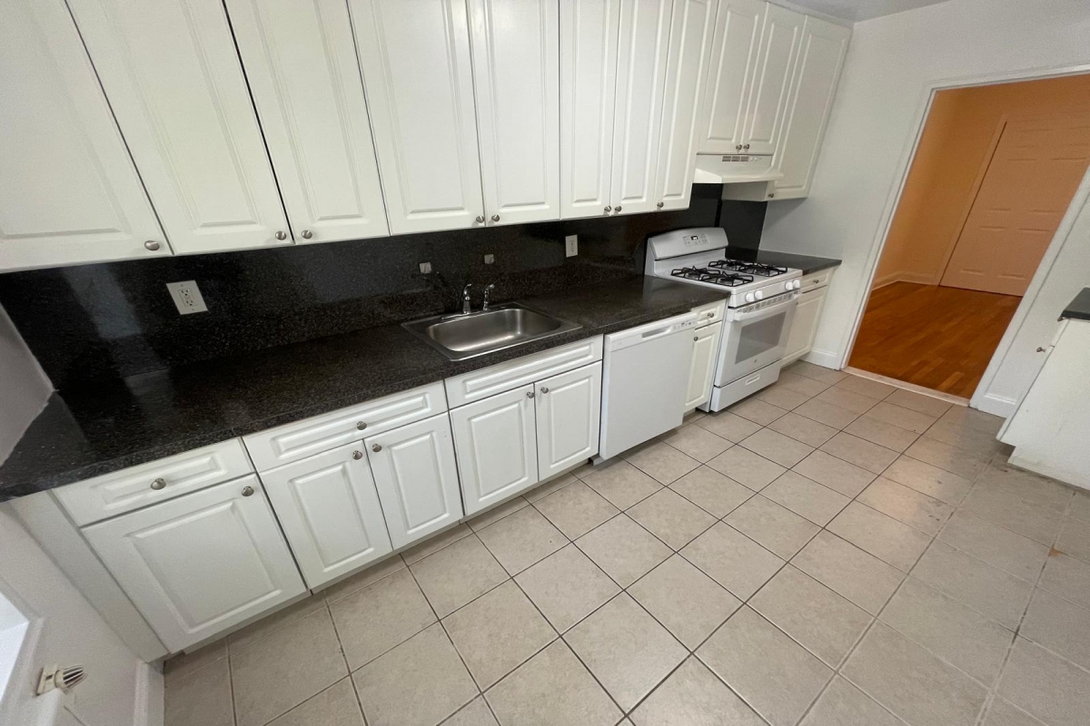 Apartment 150th Street  Queens, NY 11367, MLS-RD5465-5