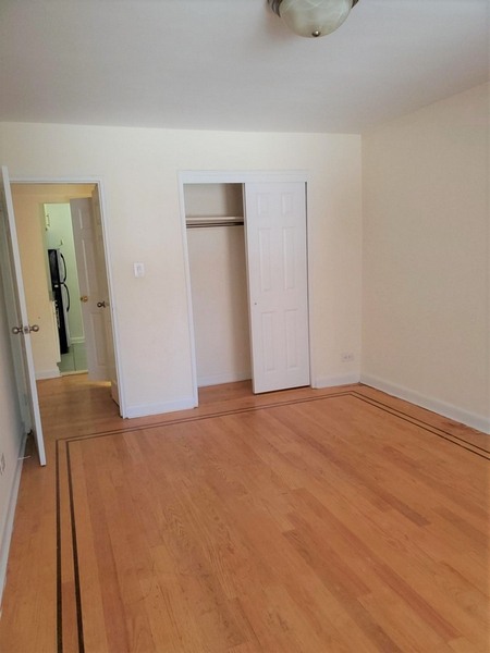 Apartment Crescent Street  Queens, NY 11106, MLS-RD5491-3