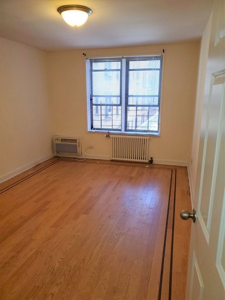 Apartment Crescent Street  Queens, NY 11106, MLS-RD5491-5