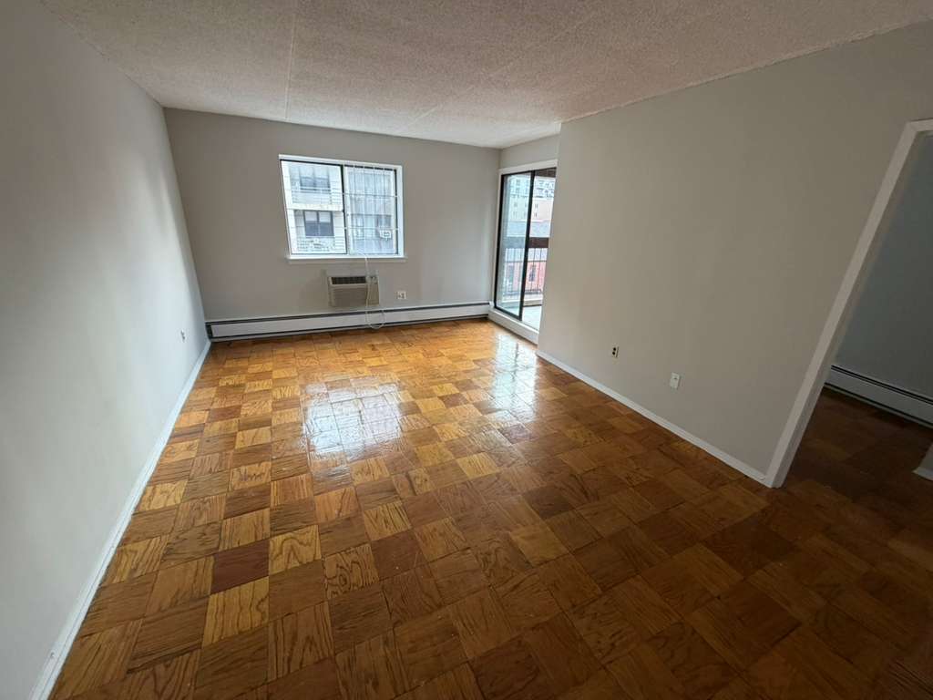 Apartment 98th Place  Queens, NY 11374, MLS-RD5495-10