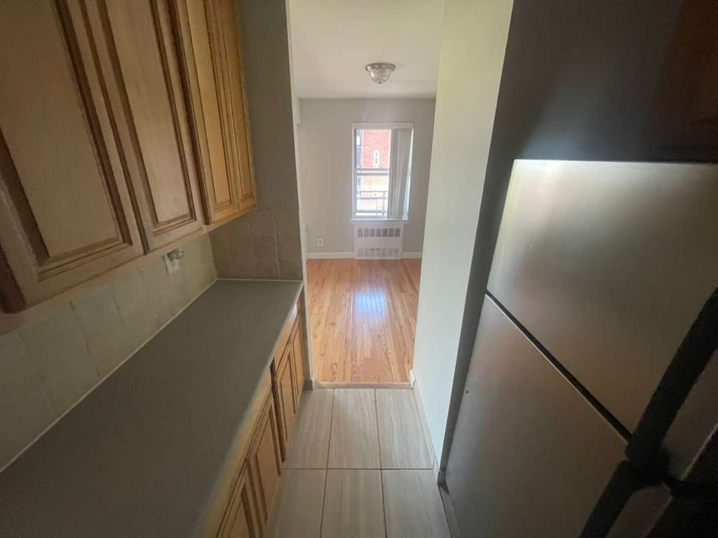 Apartment Bell Blvd  Queens, NY 11360, MLS-RD5498-4