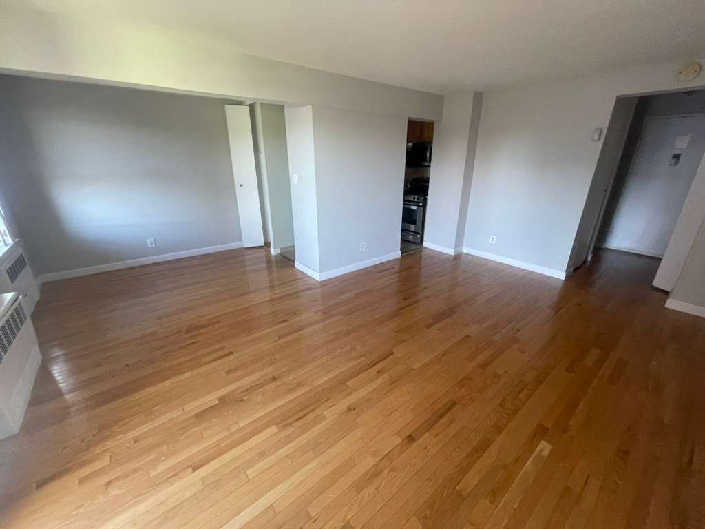 Apartment Bell Blvd  Queens, NY 11360, MLS-RD5498-9
