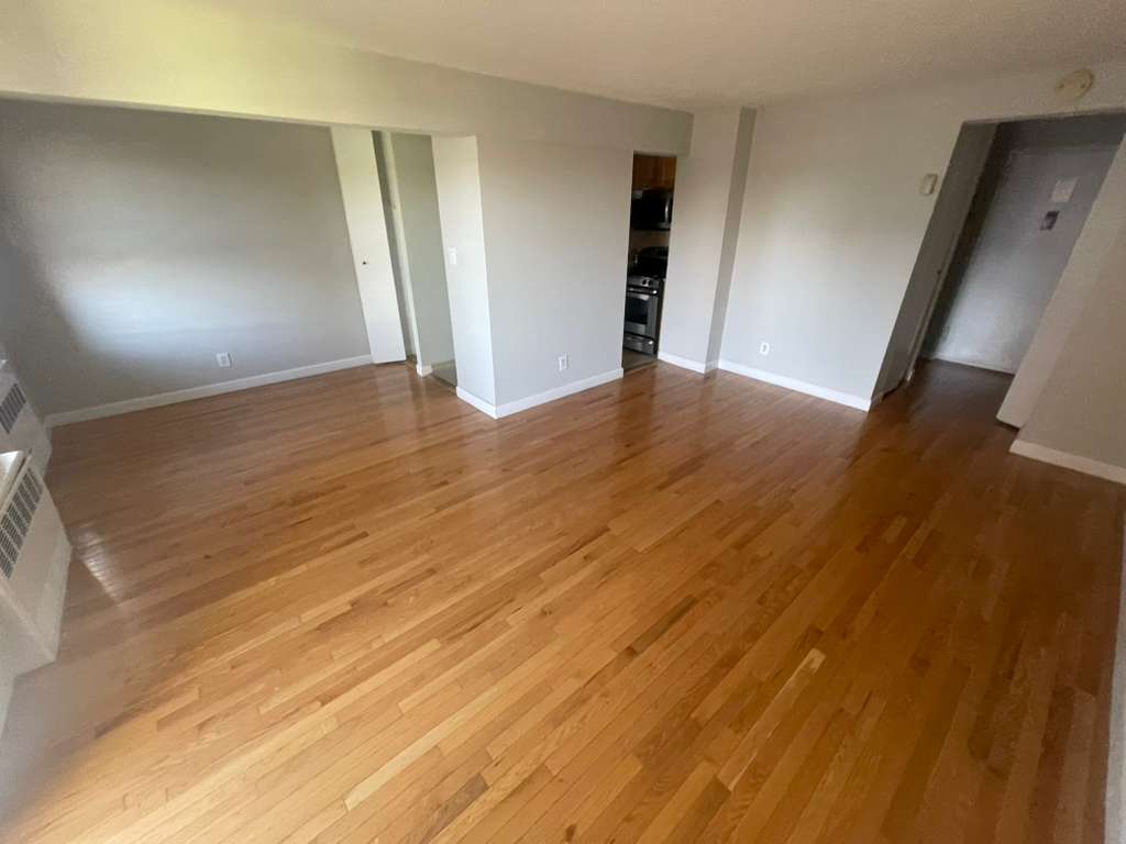 Apartment Bell Blvd  Queens, NY 11360, MLS-RD5498-10