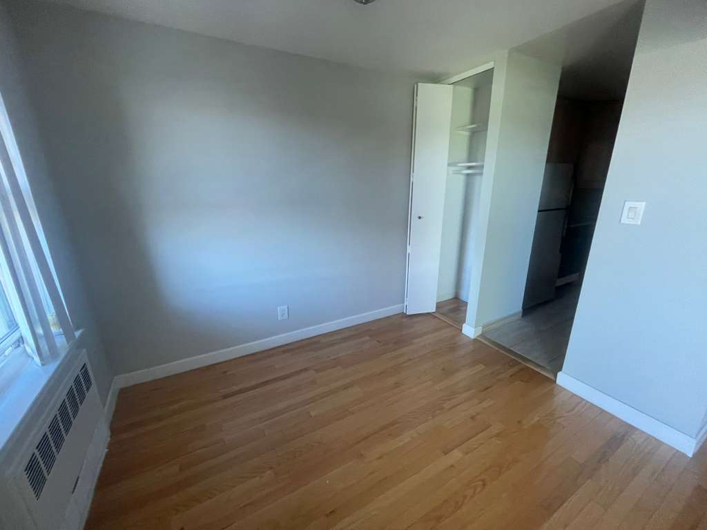 Apartment Bell Blvd  Queens, NY 11360, MLS-RD5498-12