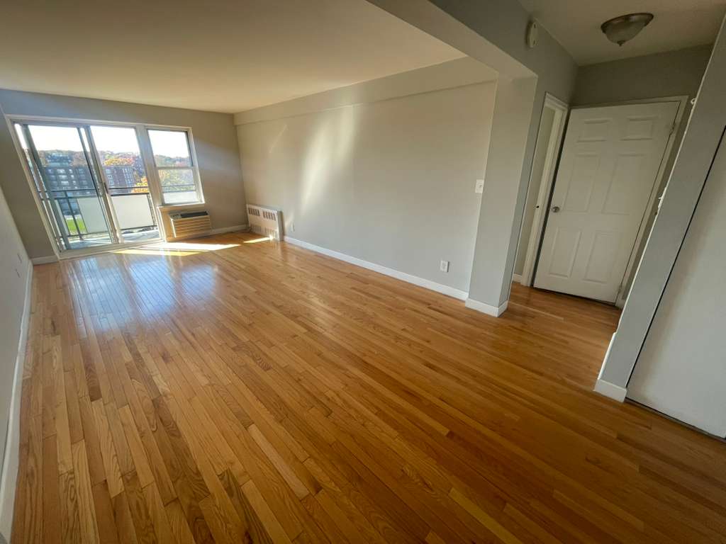 Apartment Bell Blvd  Queens, NY 11360, MLS-RD5499-5
