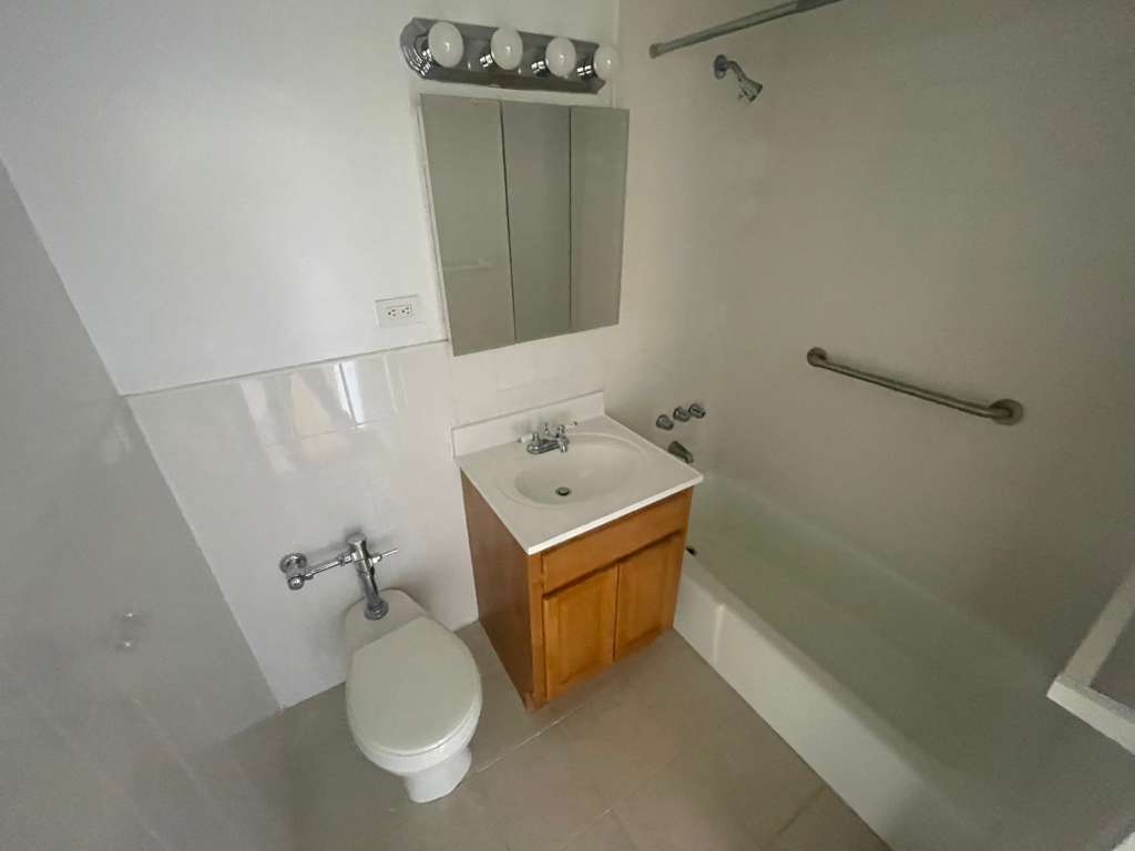 Apartment Bell Blvd  Queens, NY 11360, MLS-RD5499-15