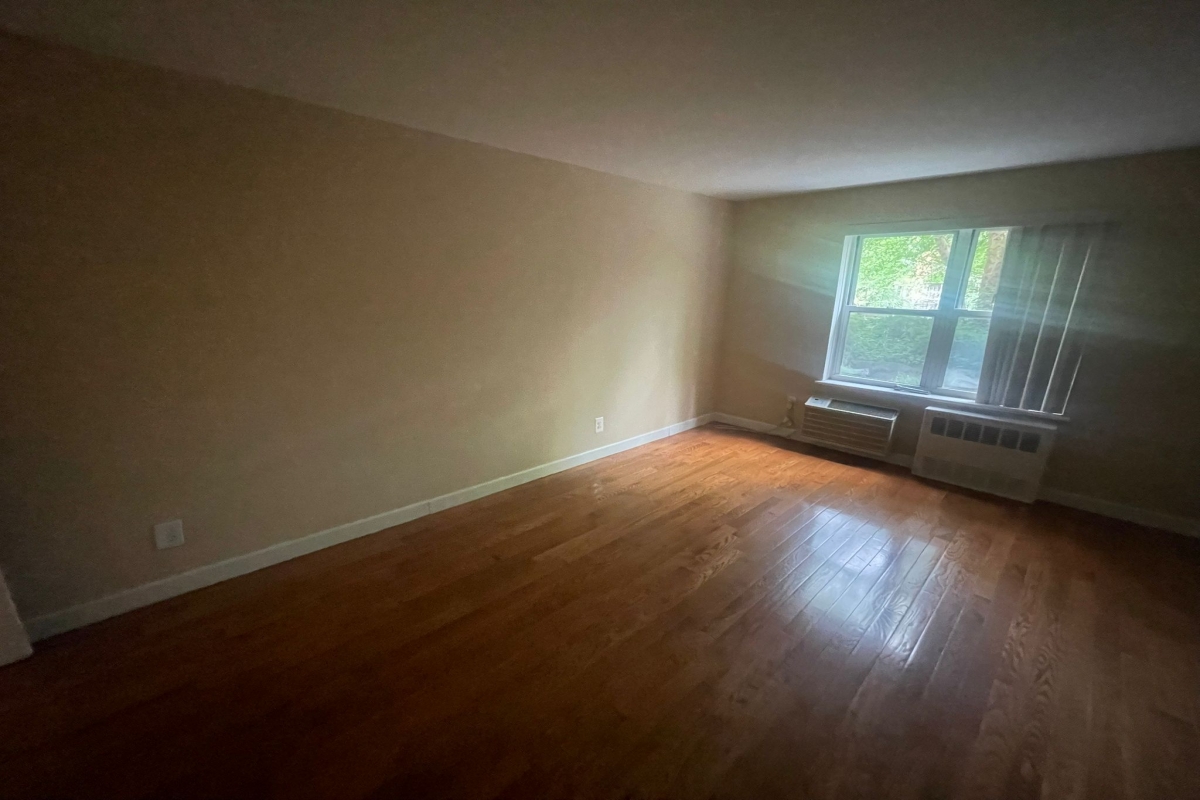 Apartment Bell Blvd Queens, NY 11360, MLS-RD5500-14