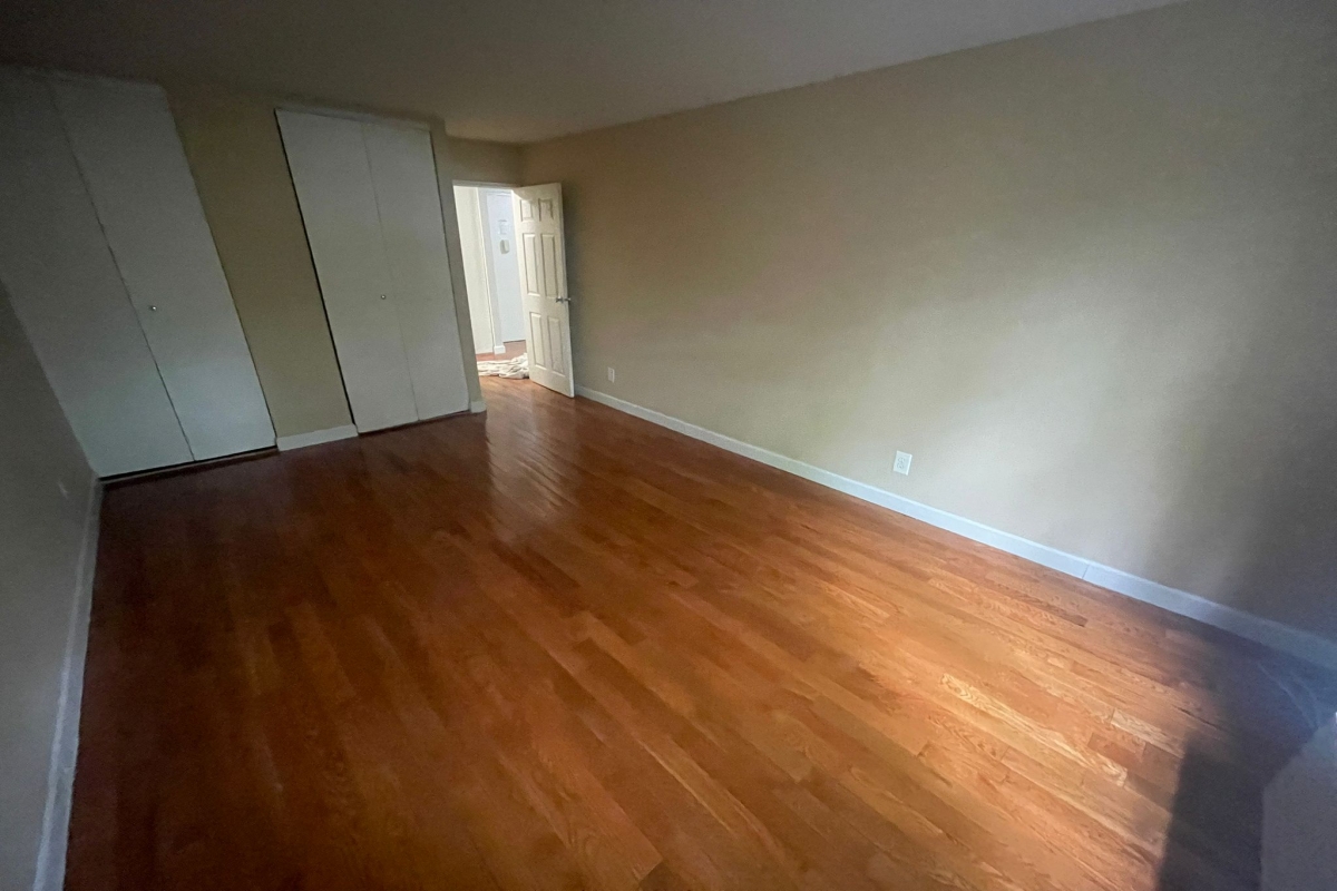 Apartment Bell Blvd  Queens, NY 11360, MLS-RD5500-20