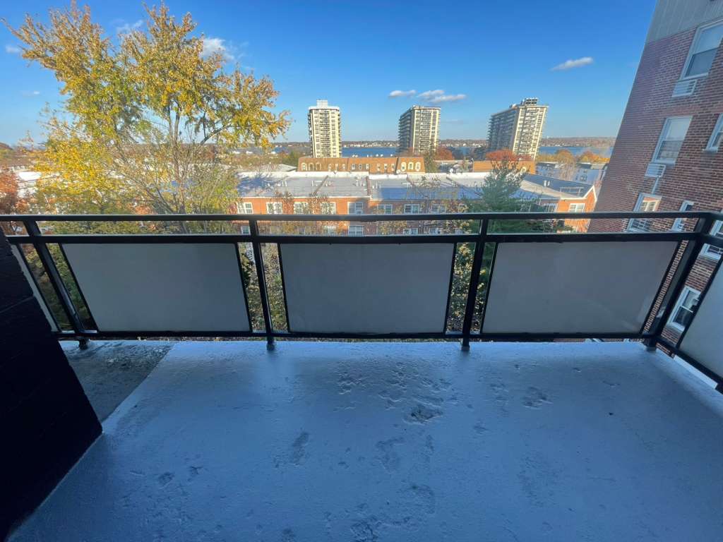 Apartment Bell Blvd  Queens, NY 11360, MLS-RD5501-2