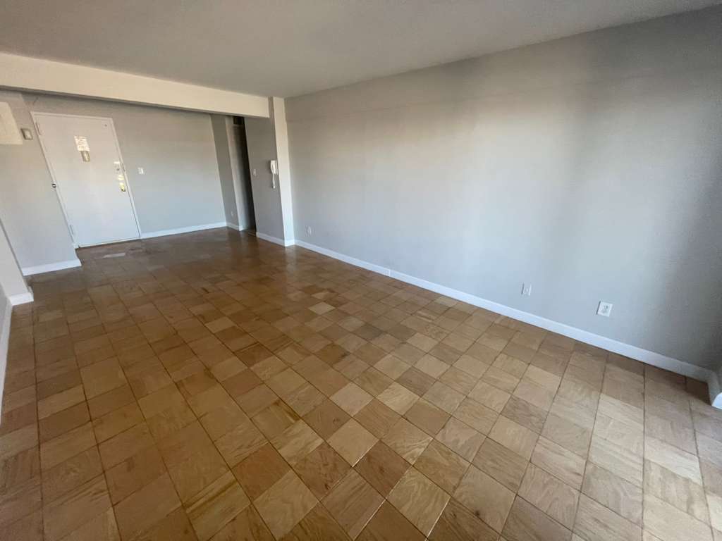 Apartment Bell Blvd  Queens, NY 11360, MLS-RD5501-7