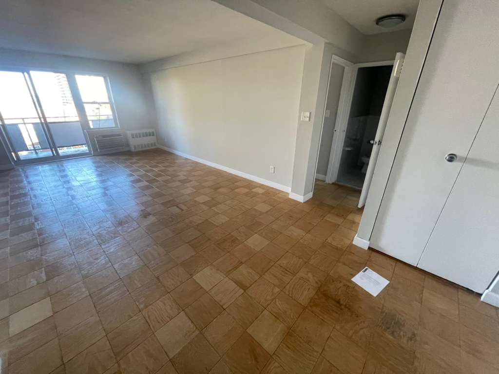 Apartment Bell Blvd  Queens, NY 11360, MLS-RD5501-8