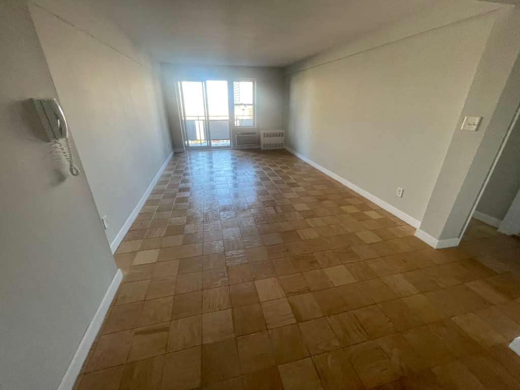 Apartment Bell Blvd  Queens, NY 11360, MLS-RD5501-9