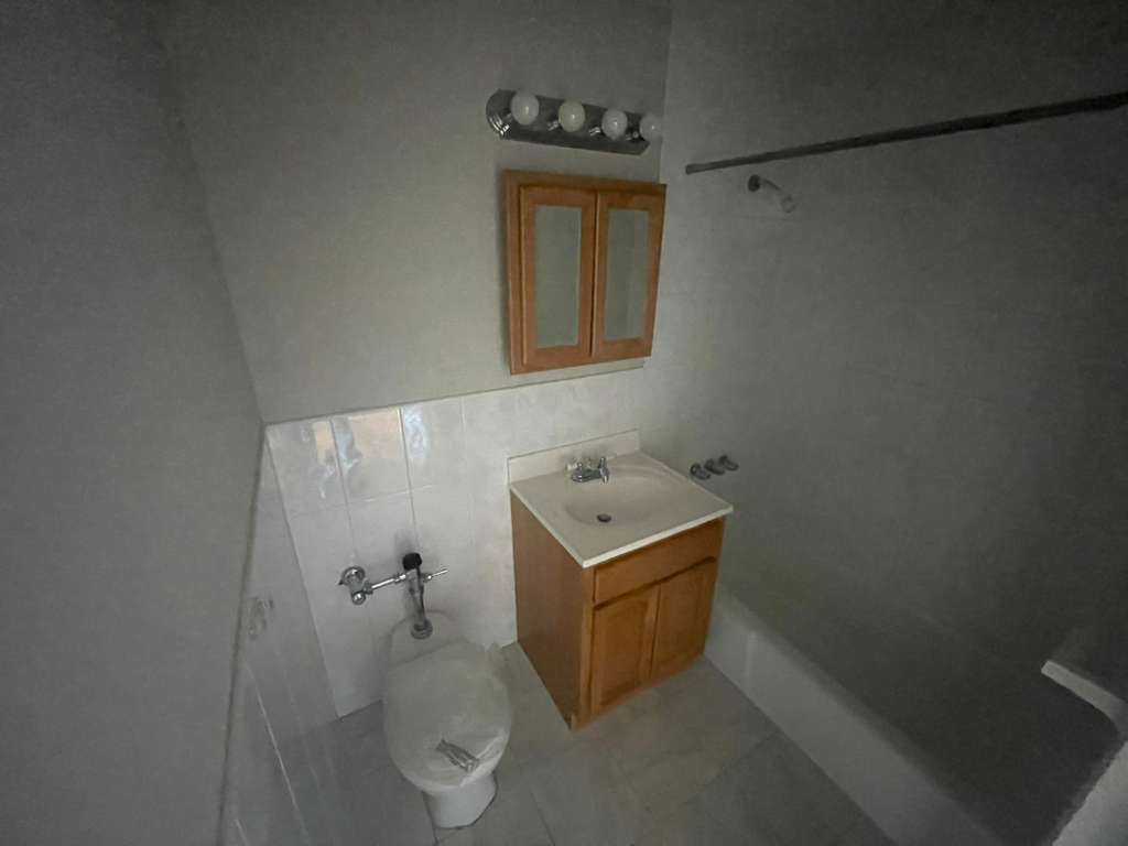 Apartment Bell Blvd  Queens, NY 11360, MLS-RD5501-16