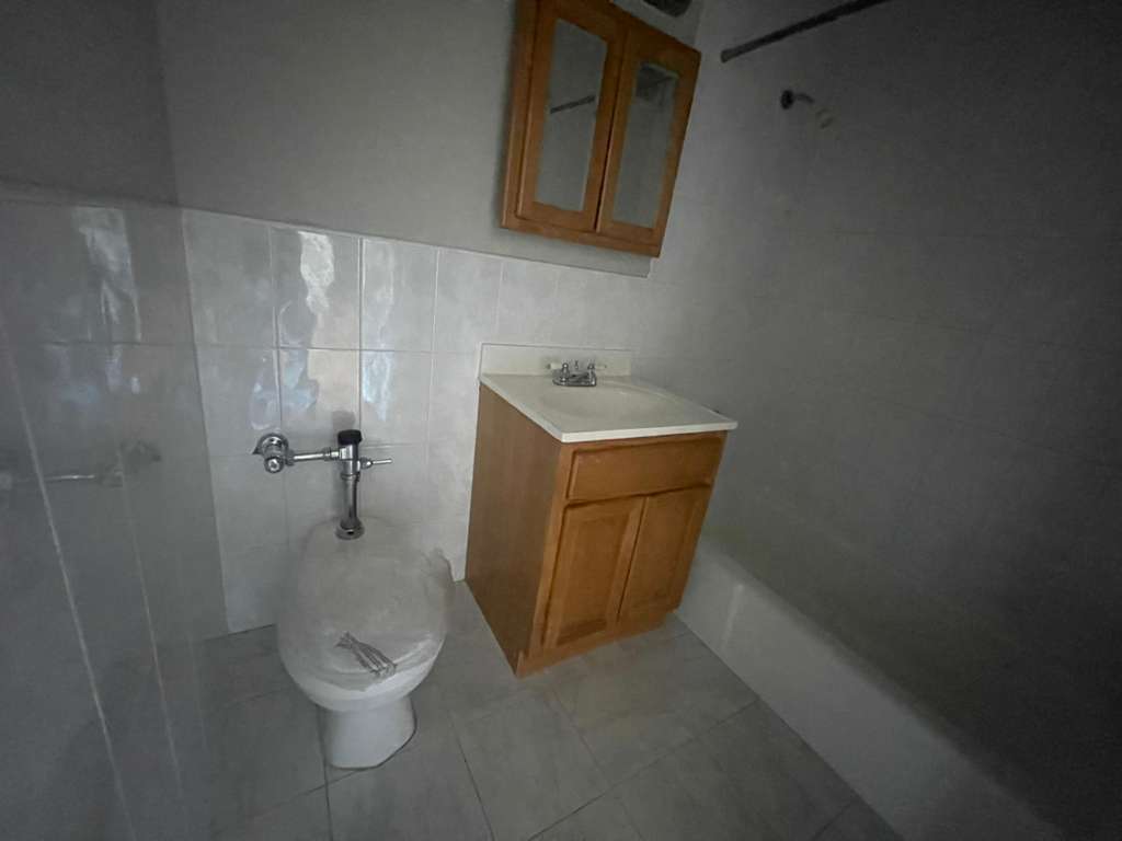 Apartment Bell Blvd  Queens, NY 11360, MLS-RD5501-17