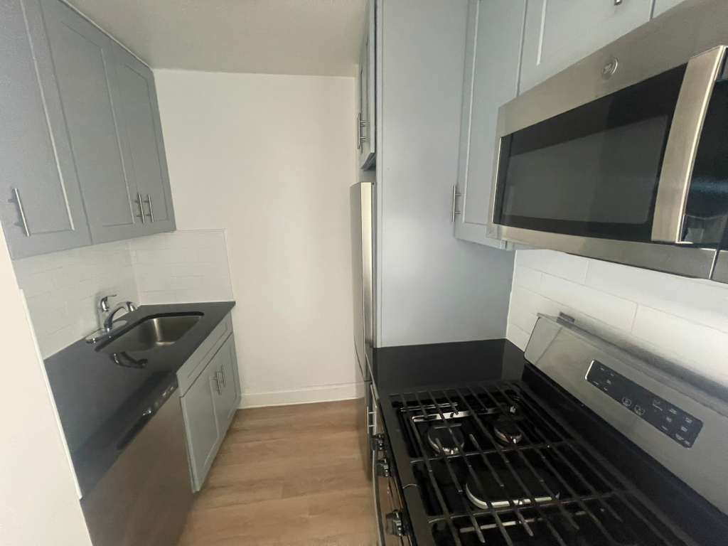 Apartment Bell Blvd  Queens, NY 11360, MLS-RD5502-3