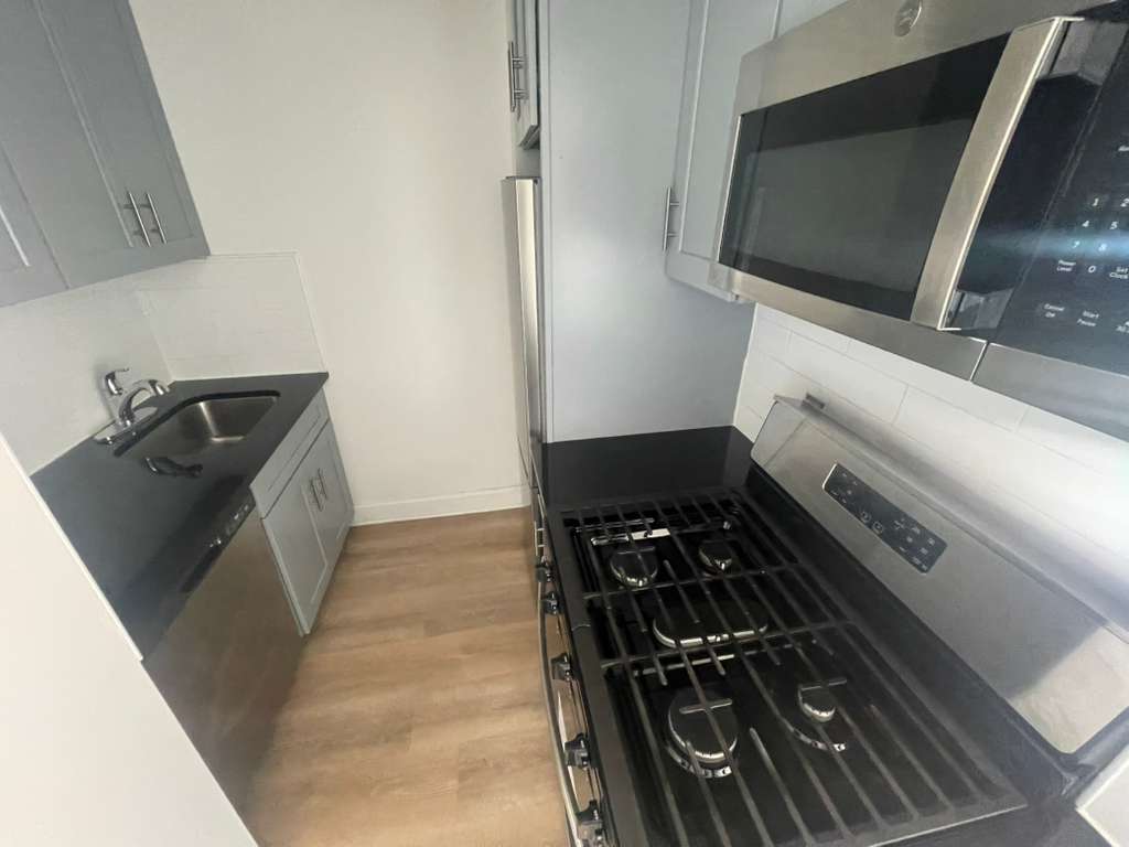 Apartment Bell Blvd  Queens, NY 11360, MLS-RD5502-4
