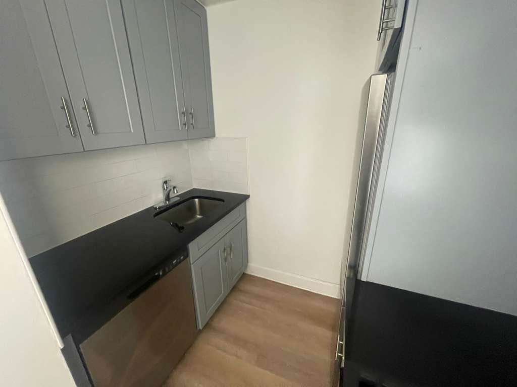 Apartment Bell Blvd  Queens, NY 11360, MLS-RD5502-5