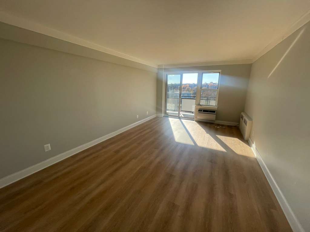 Apartment Bell Blvd  Queens, NY 11360, MLS-RD5502-7