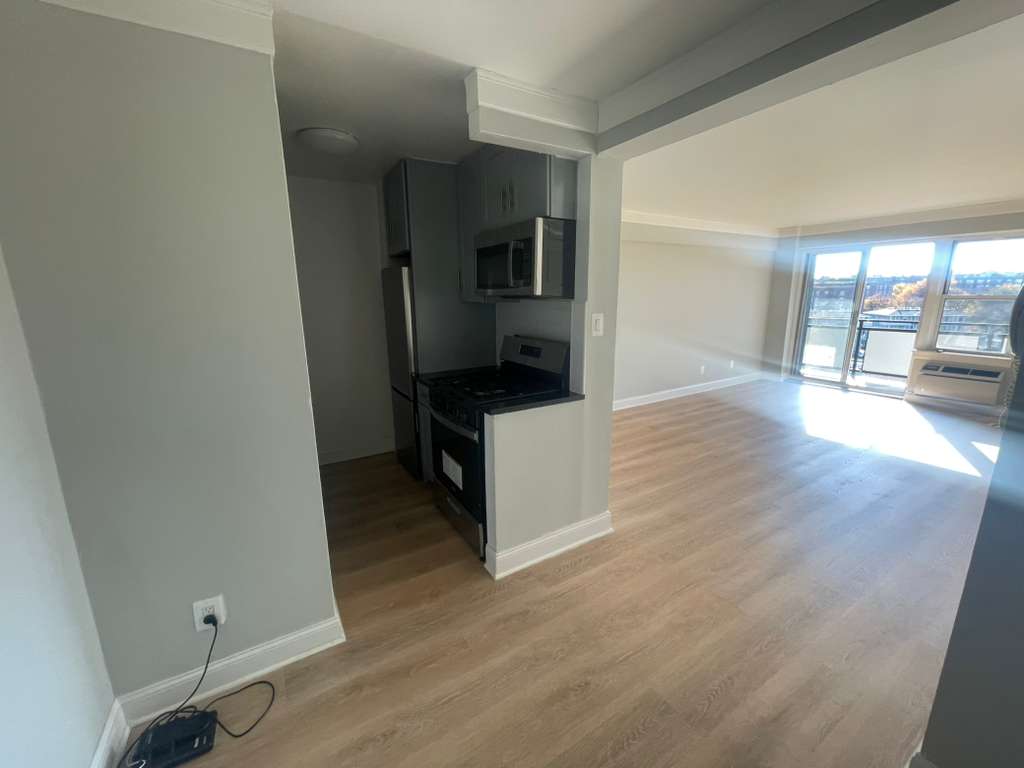 Apartment Bell Blvd  Queens, NY 11360, MLS-RD5502-8