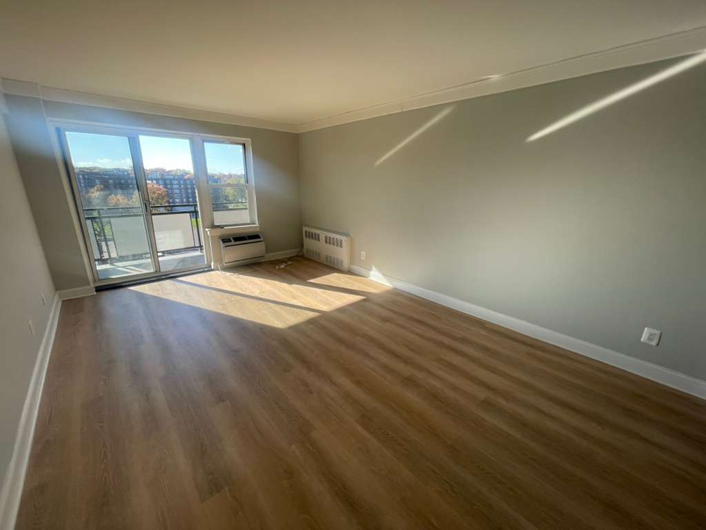 Apartment Bell Blvd  Queens, NY 11360, MLS-RD5502-9