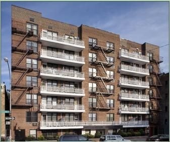 Apartment Crescent Street  Queens, NY 11106, MLS-RD5503-4