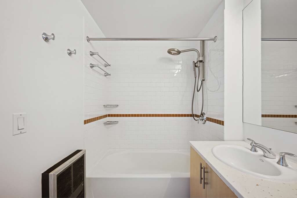 Apartment 89th Avenue  Queens, NY 11432, MLS-RD5513-4