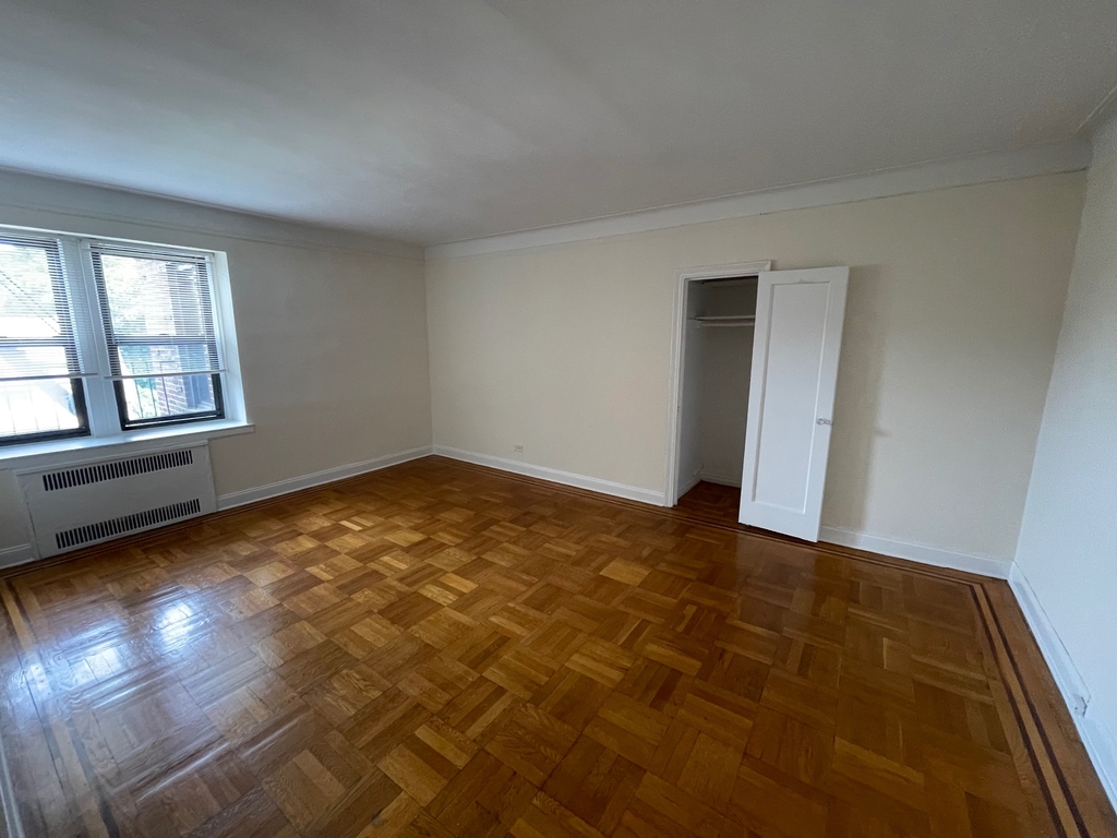 Apartment Highland Avenue Queens, NY 11432, MLS-RD5517-10
