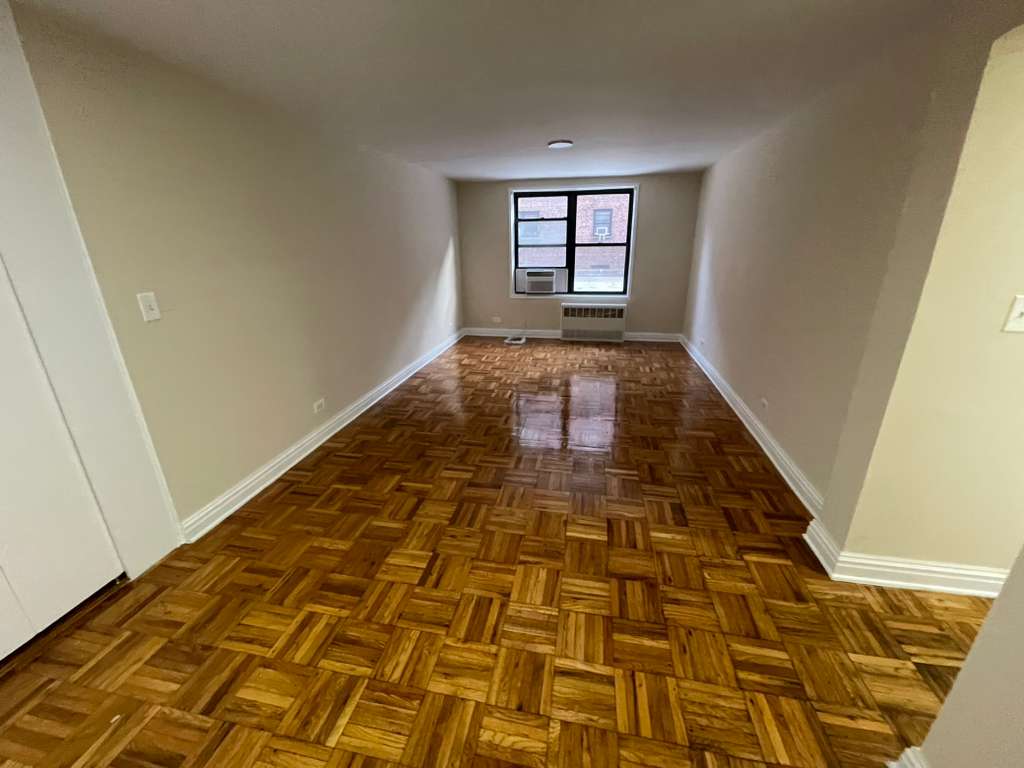 Apartment 67th Avenue  Queens, NY 11375, MLS-RD5522-8