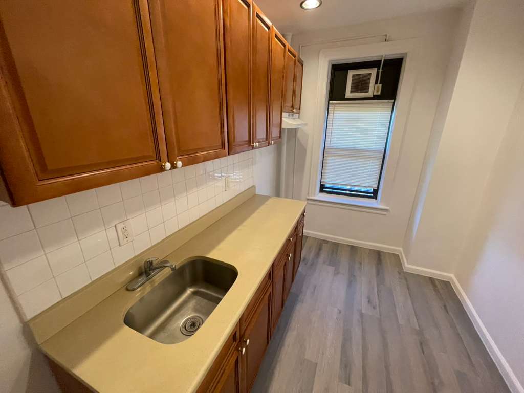 Apartment Sanford Avenue Queens, NY 11358, MLS-RD5523-4