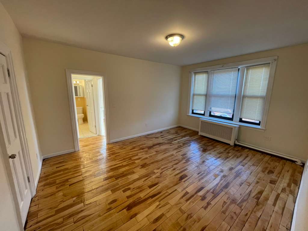 Apartment Sanford Avenue Queens, NY 11358, MLS-RD5523-8