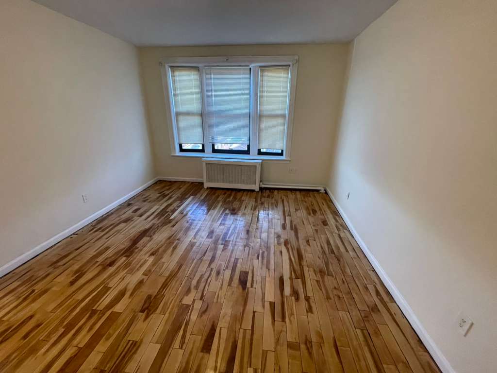 Apartment Sanford Avenue Queens, NY 11358, MLS-RD5523-9