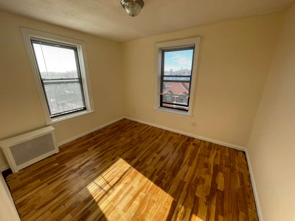 Apartment Sanford Avenue Queens, NY 11358, MLS-RD5523-18