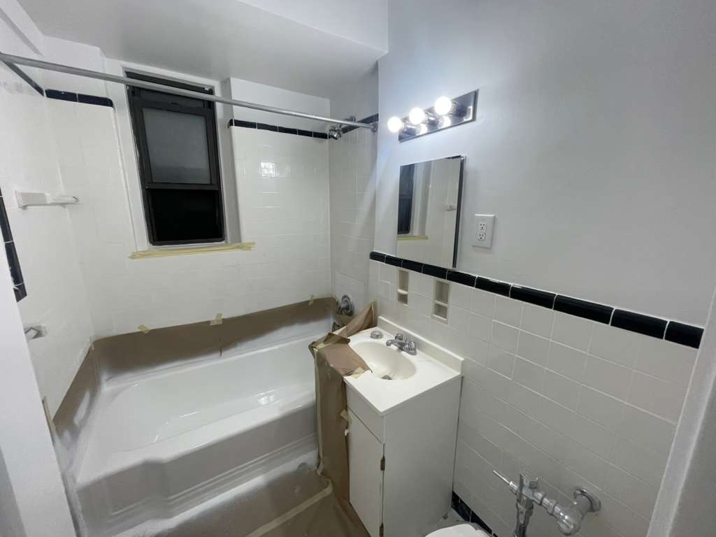 Apartment Booth Street  Queens, NY 111374, MLS-RD5526-20