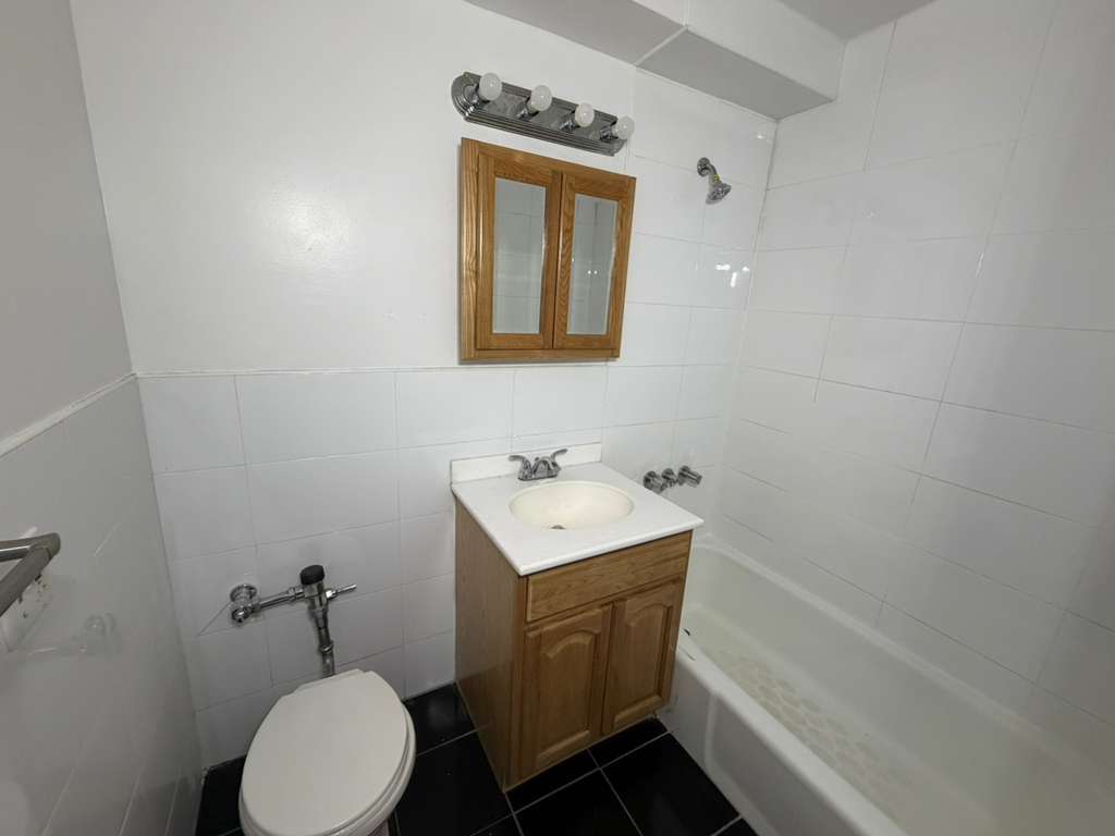 Apartment 118th Street  Queens, NY 11415, MLS-RD5547-17