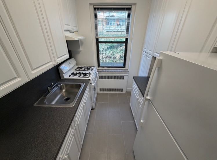 Apartment Wexford Terrace Queens, NY 11432, MLS-RD5550-5