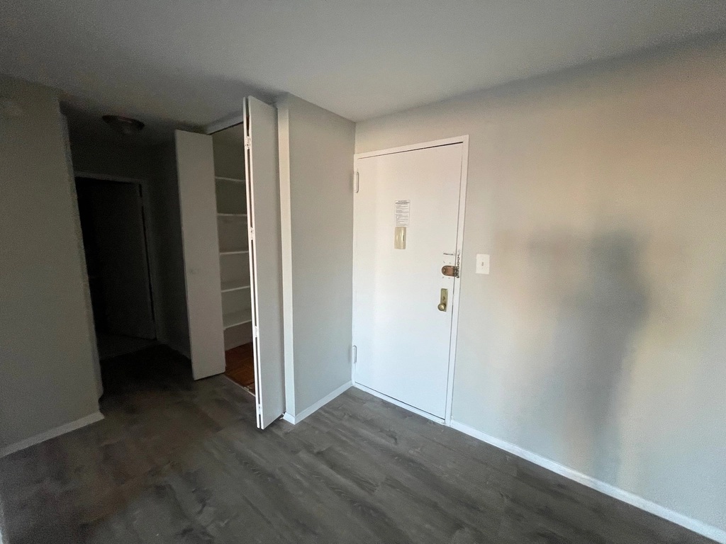 Apartment Bell Blvd  Queens, NY 11360, MLS-RD5551-14