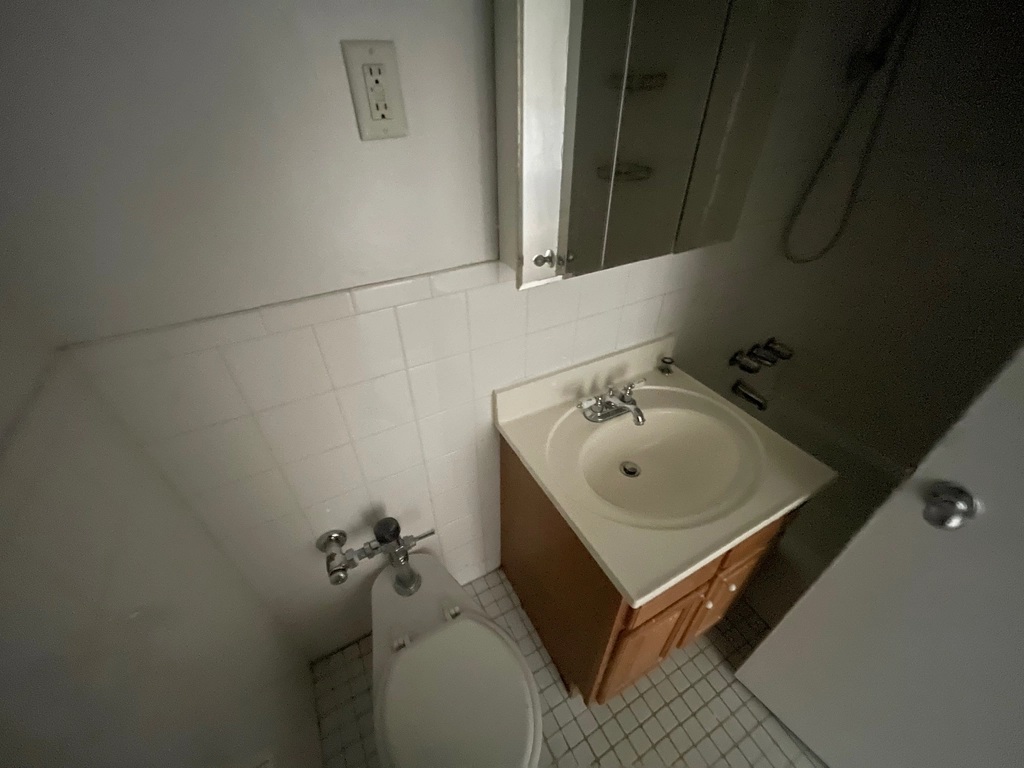 Apartment Bell Blvd  Queens, NY 11360, MLS-RD5551-16