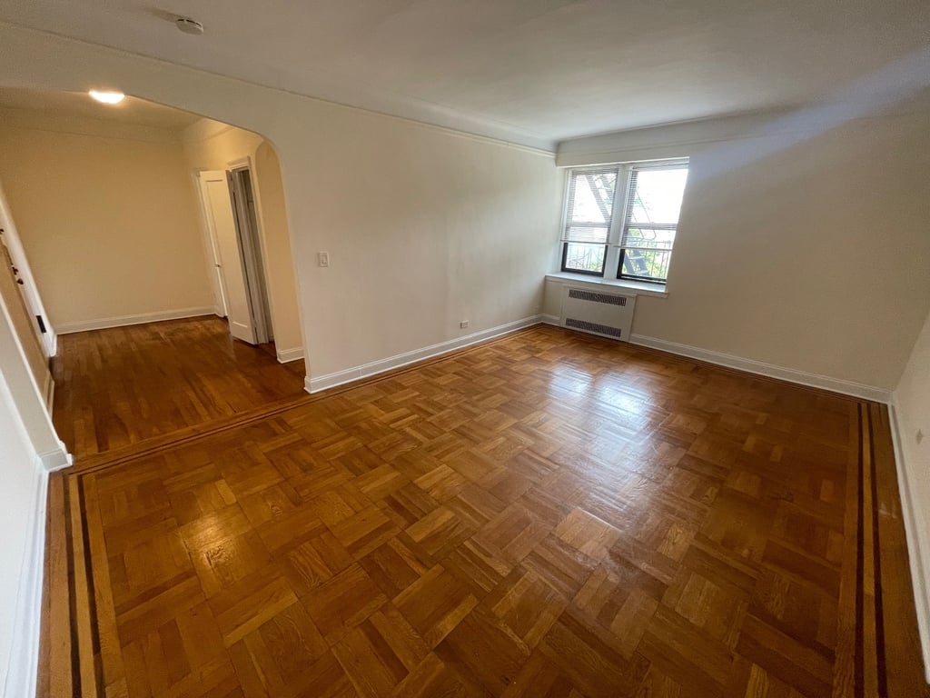 Apartment Highland Avenue  Queens, NY 11432, MLS-RD5556-2