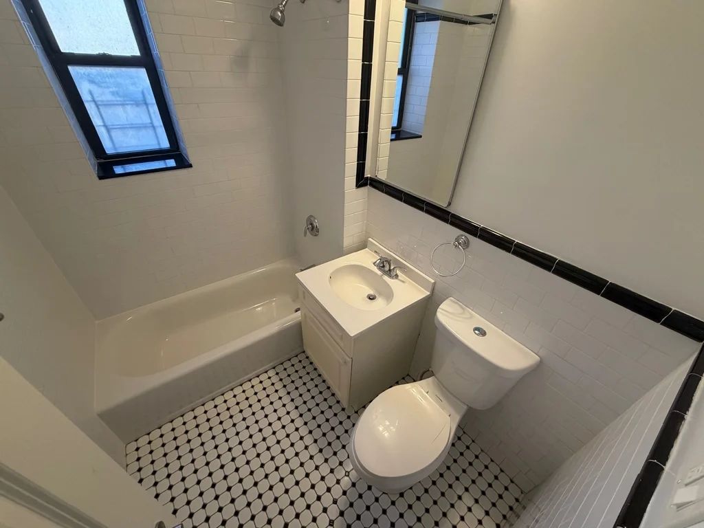 Apartment Highland Avenue Queens, NY 11432, MLS-RD5556-12